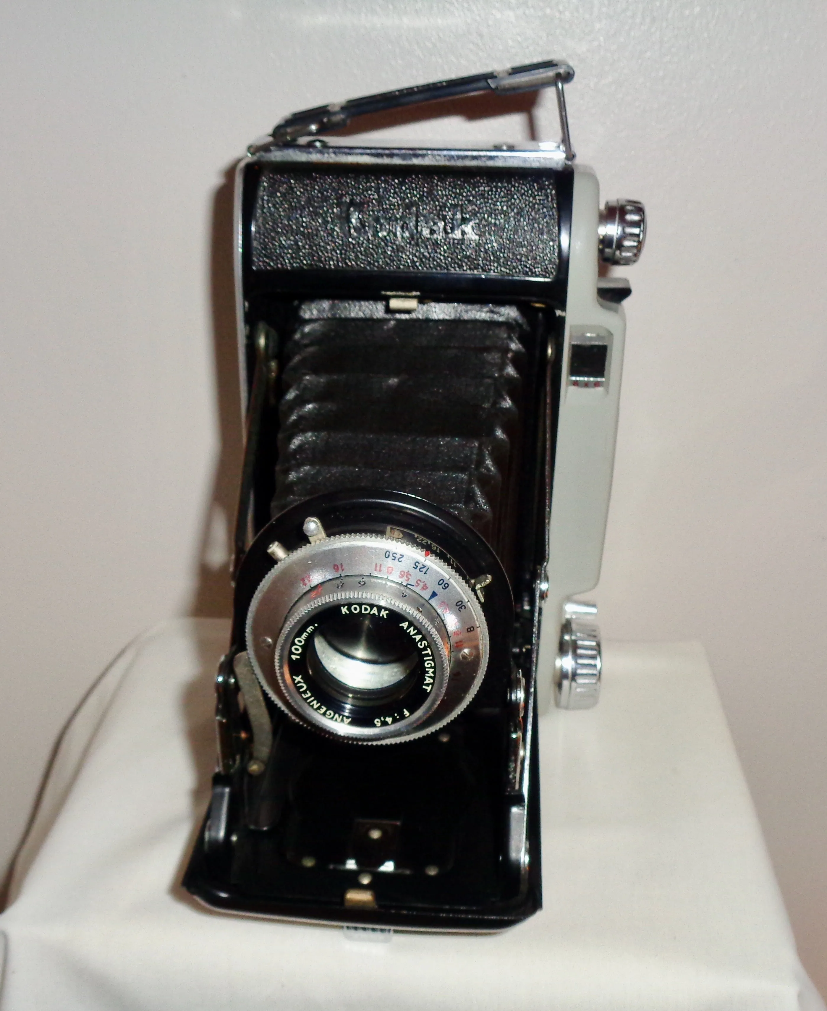 1950s Kodak 620 Model B31 Medium Format Roll Film Camera