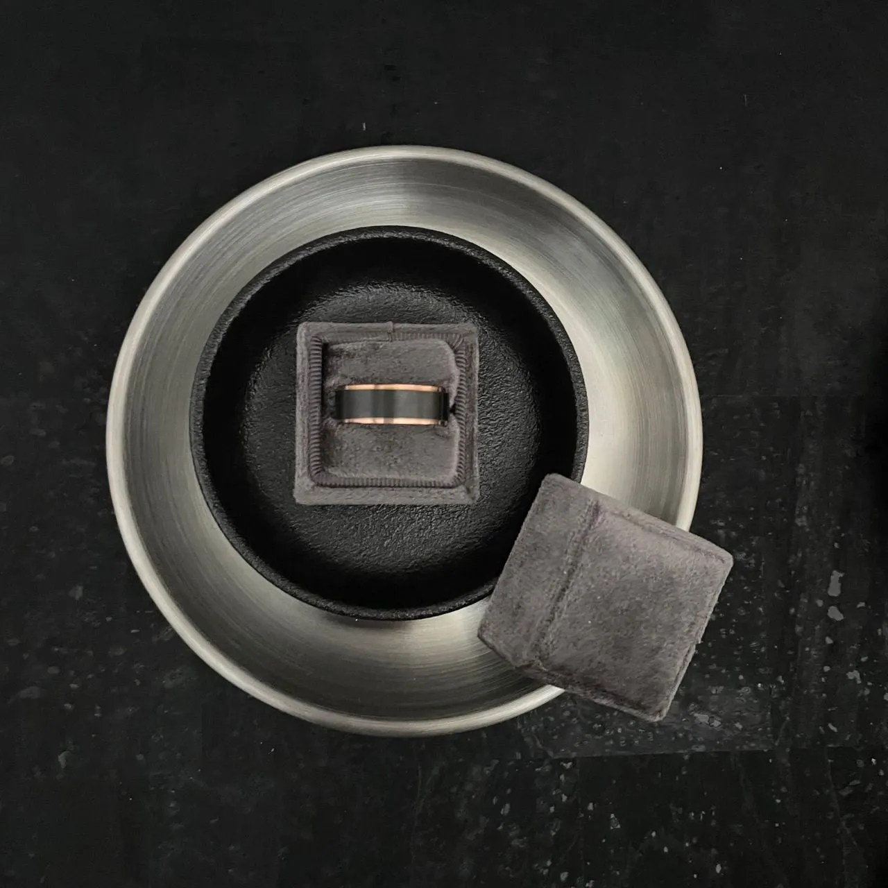 Black Ring Dish