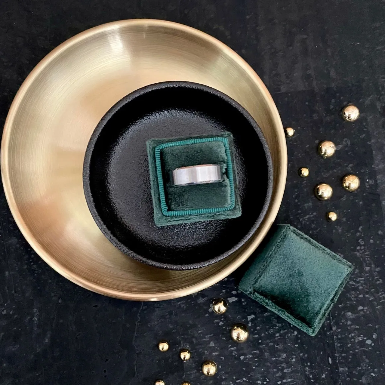 Black Ring Dish