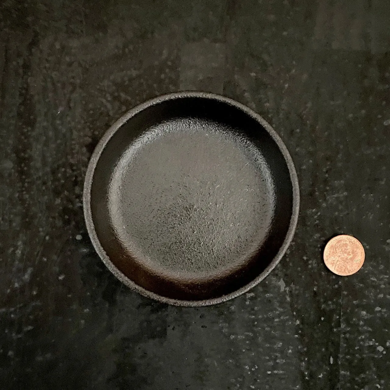 Black Ring Dish