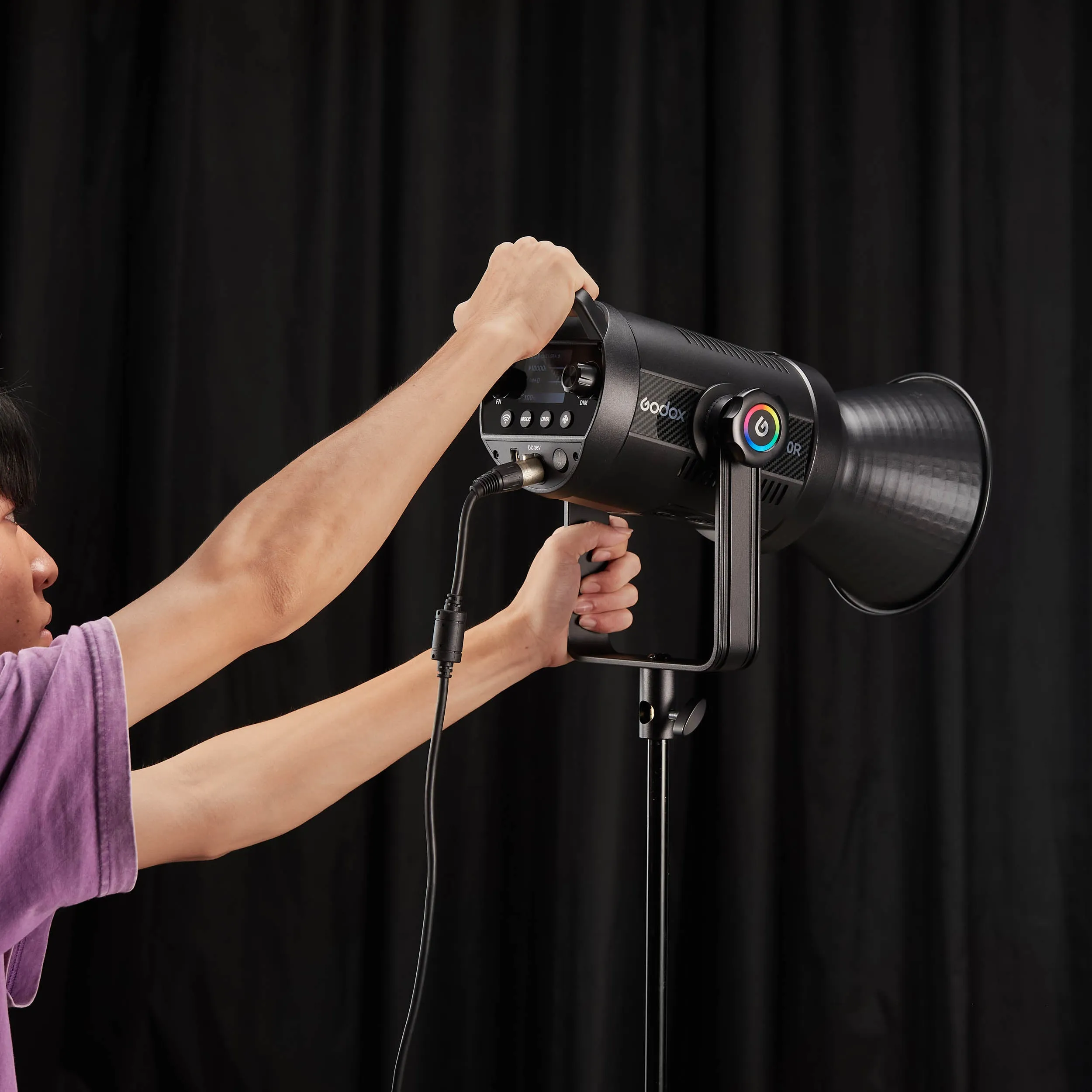 SL150R 150W RGBWW LED Video Light